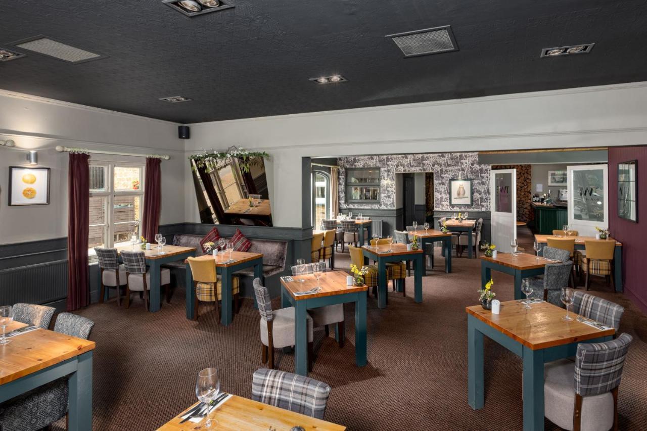 The World's End - Northampton 4*