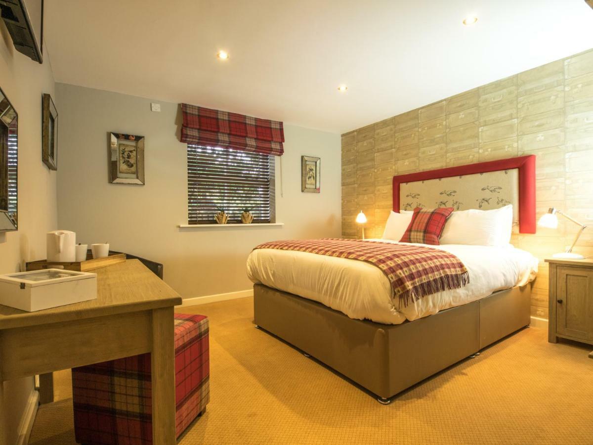 The World's End - Northampton Hotel Ecton